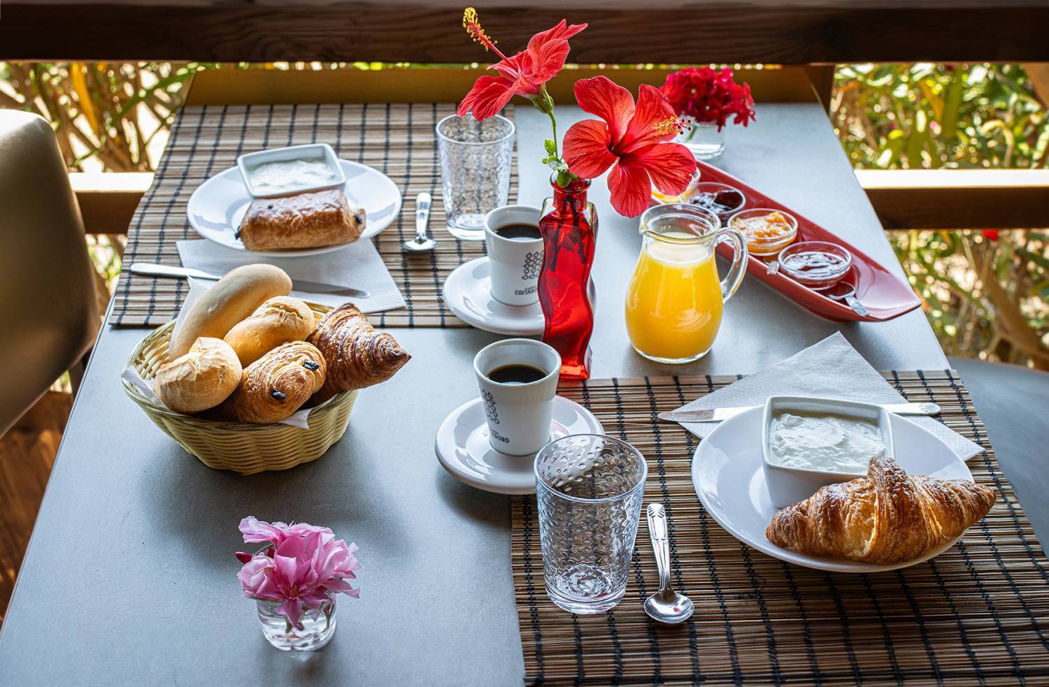 Petit-déjeuner | Mare & Monti, chambres d'hôtel à Porto Pollo