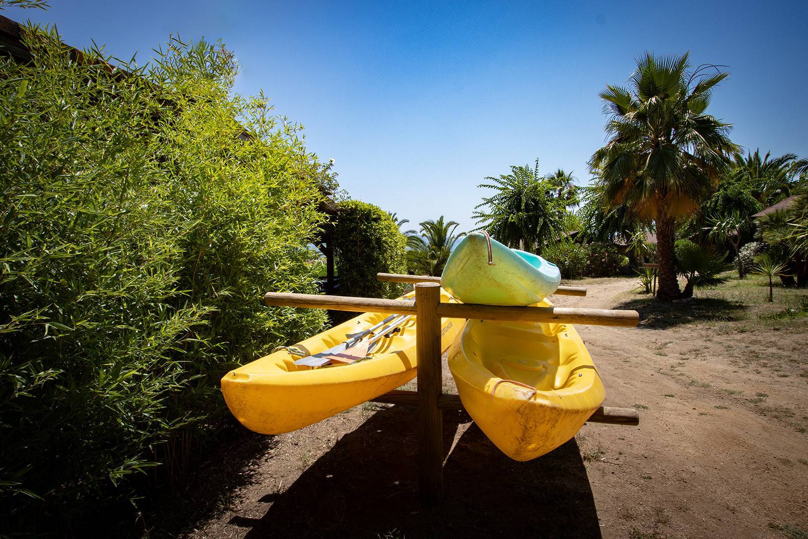 Kayaks / Canoës disponibles | Mare & Monti